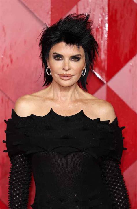 lisa rinna full frontal|Lisa Rinna Poses Completely Nude for the New Year: ‘Starting